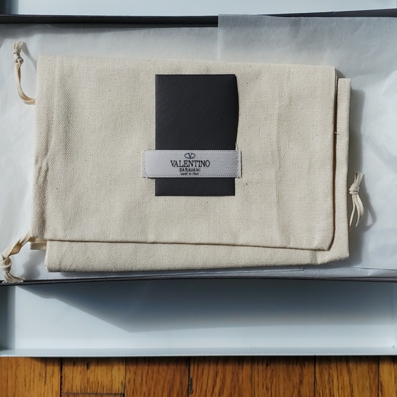 Valentino Slides - Picture 5 of 7